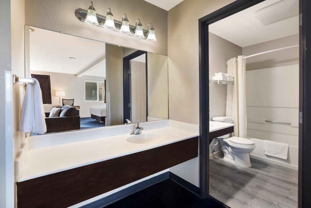 Americas Best Value Inn Спаркс Екстериор снимка